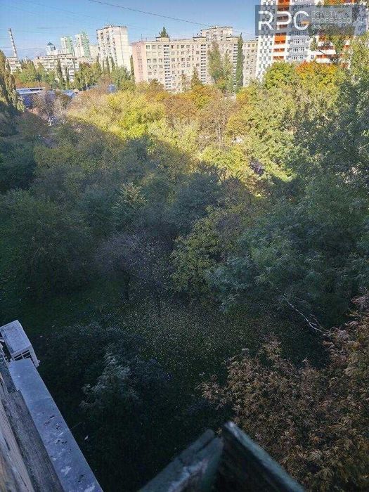 Продам 3-кімнатну квартиру ГОТОВУ ДО РЕМОНТУ бул. Миколи Руденка 19 ая
