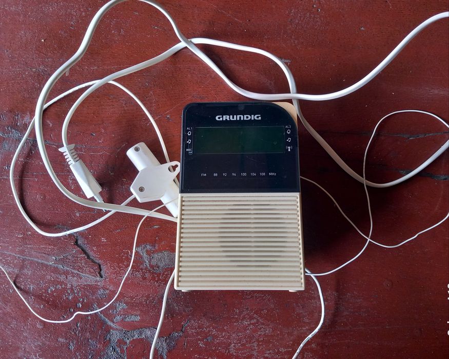 Małe radyjko GRUNDIG PRL - U