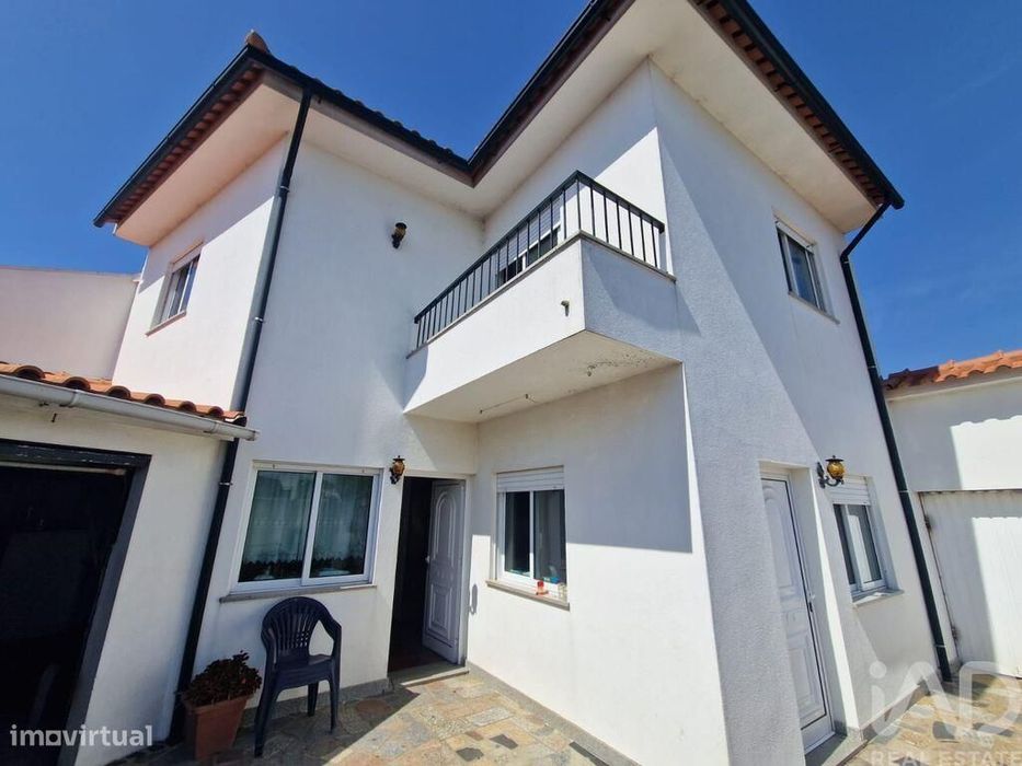 Casa / Villa T2 em Santa Marta de Portuzelo de 128,00 m2