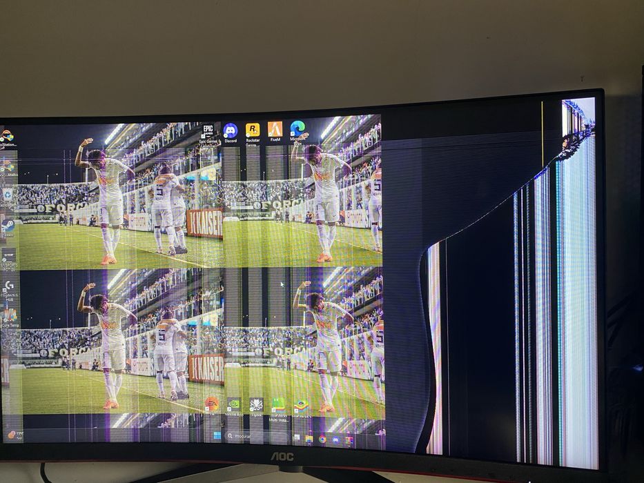 Monitor AOC com ecra partido para peças
