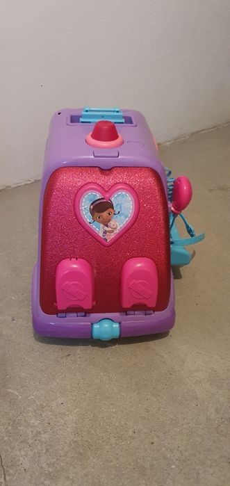 Clinica Movel Doutora Brinquedos + Peluche Ovelha + Peluche Dragão