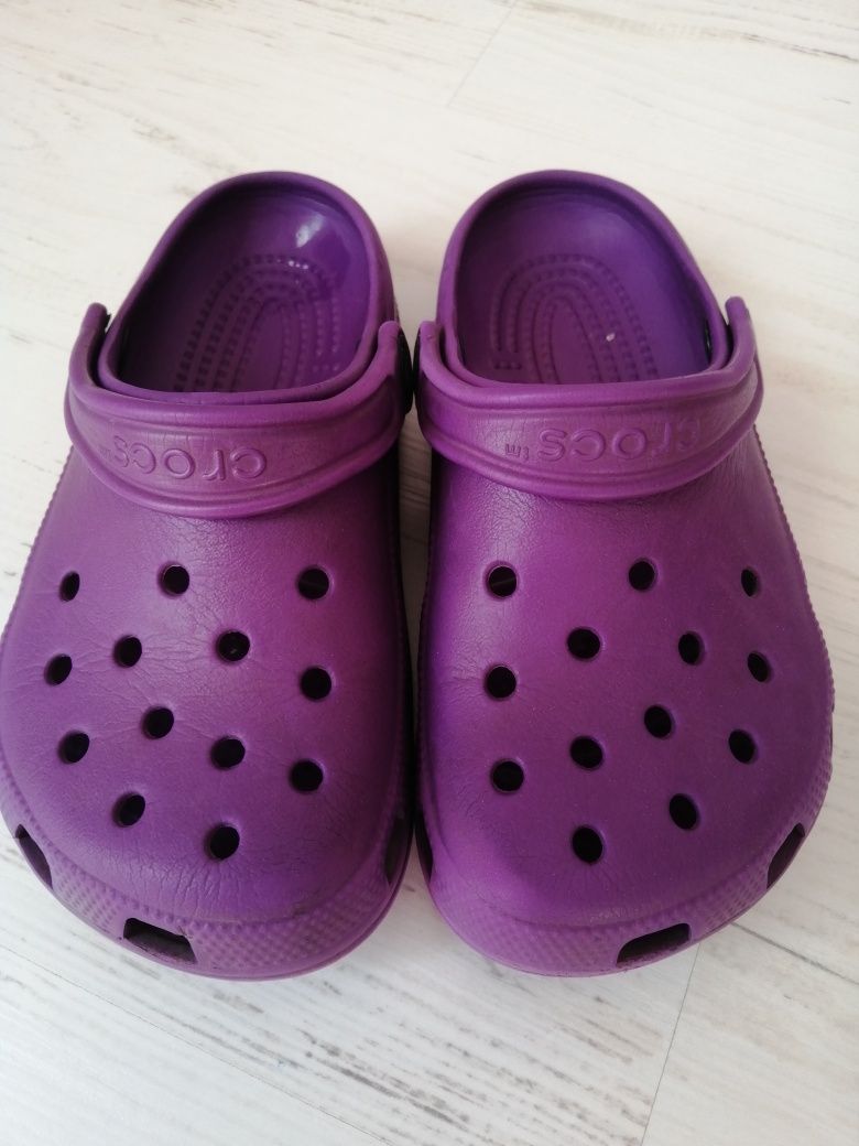 Klapki Crocs r. 32