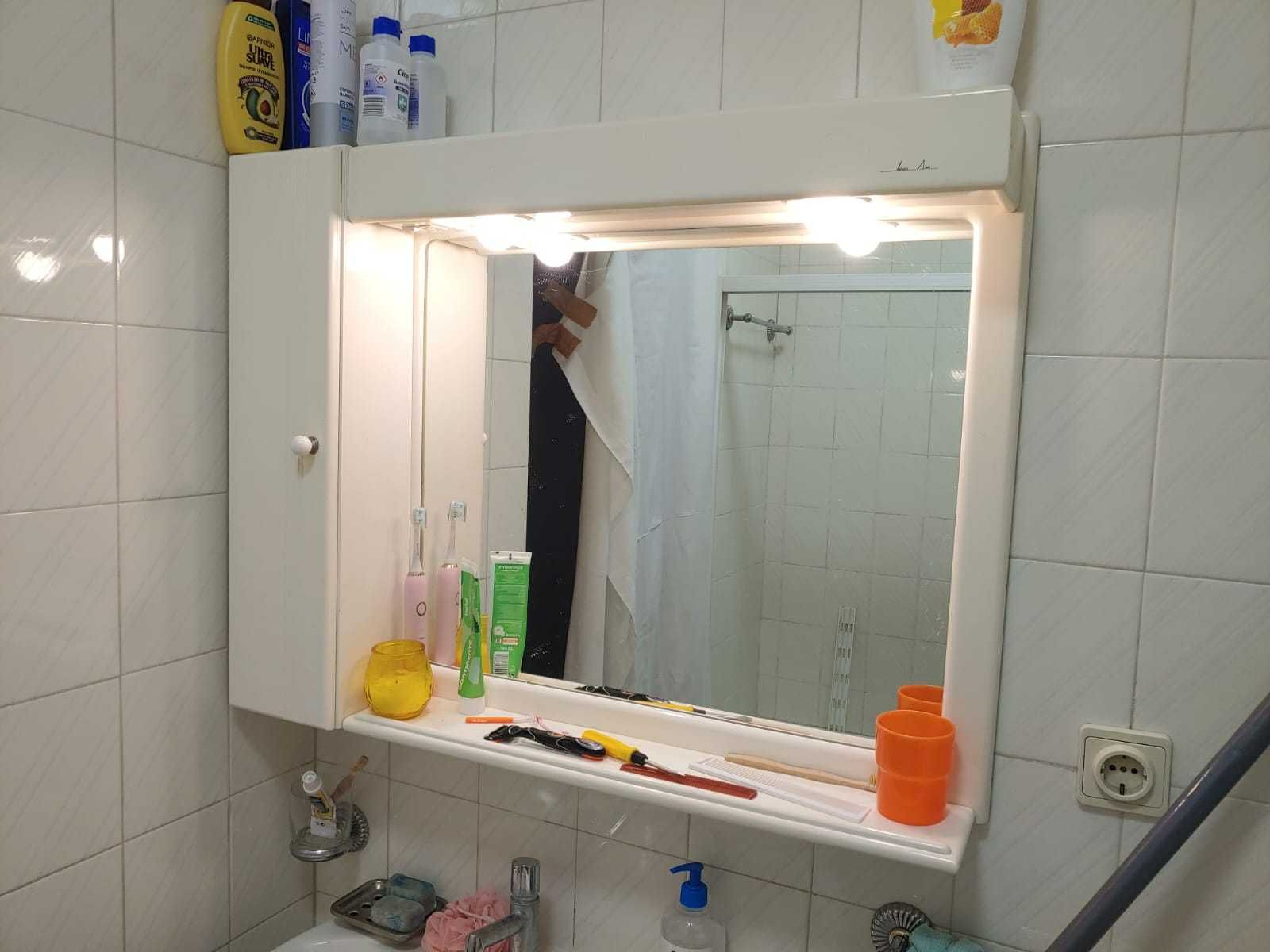 Espelho para Casa de Banho com Iluminação e Arrumação