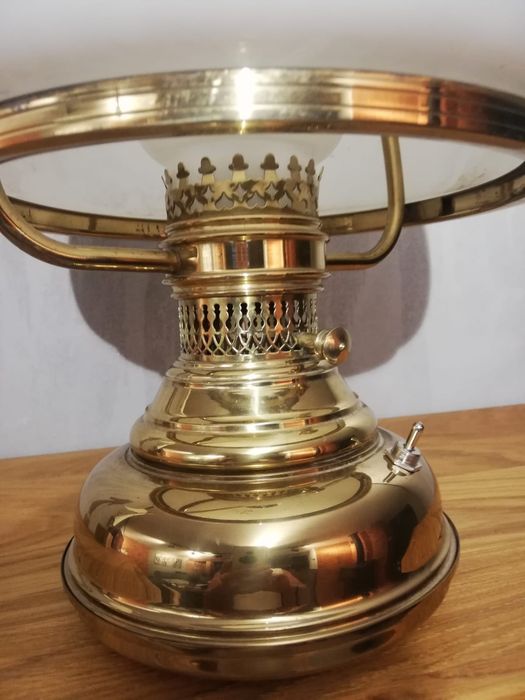 Lampa elektryczna a la naftowa sufitowa