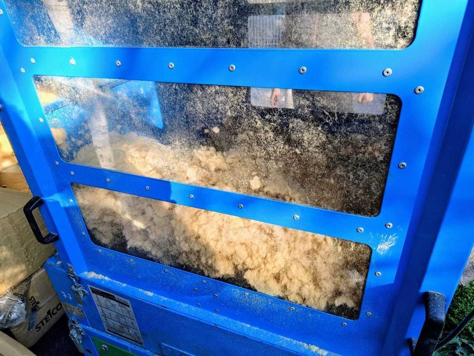 Wdmuchiwanie izolacji Steico Zell