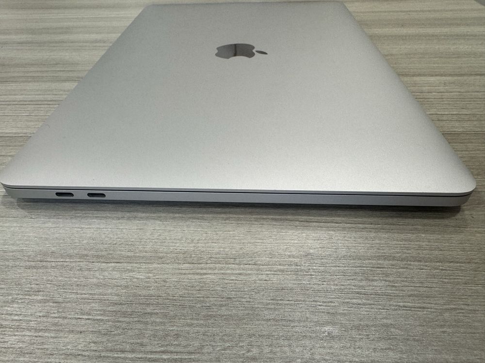 MacBook Pro M1 13 Pol Toutch bar
