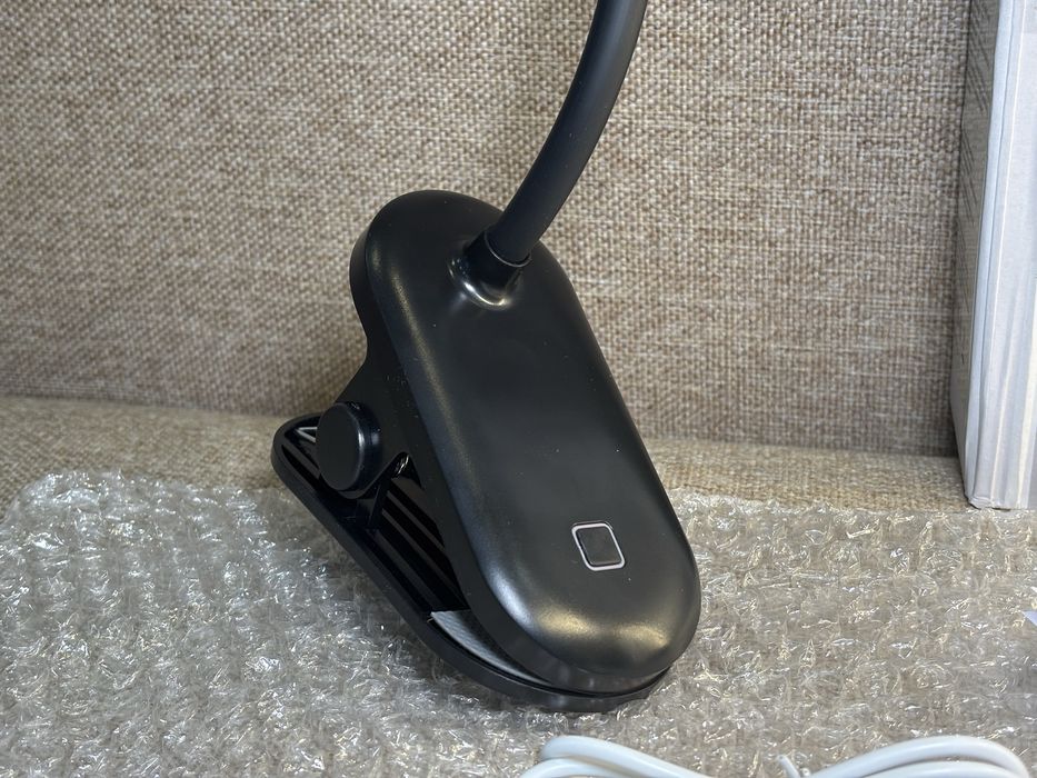 Настільна акумуляторна лампа