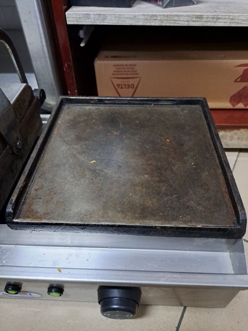 Tostadeira industrial com chapa para grelhados