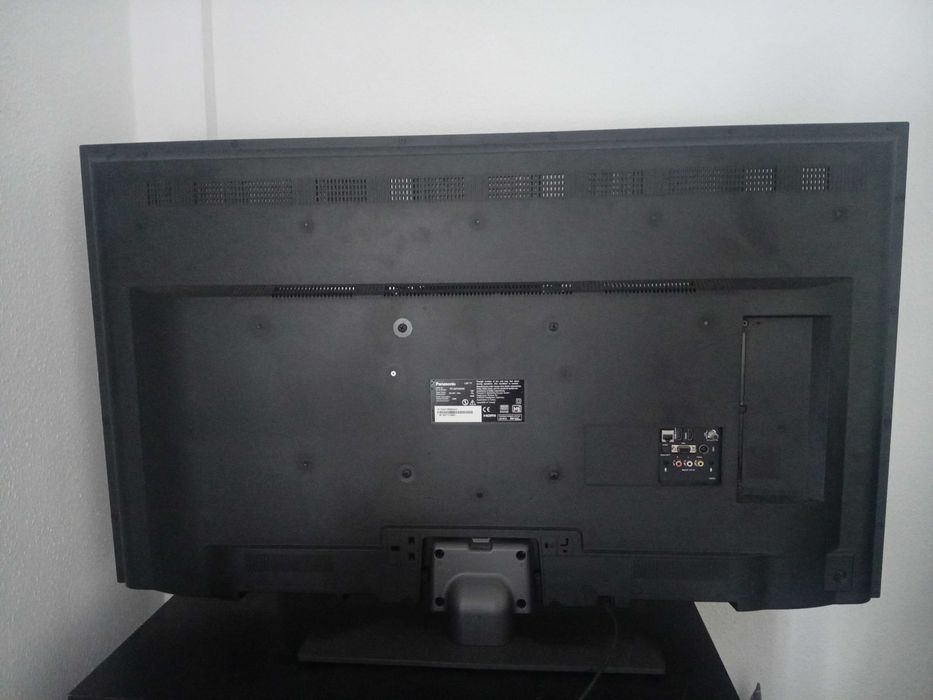TV Led Panasonic TX-49FX555E como nova
