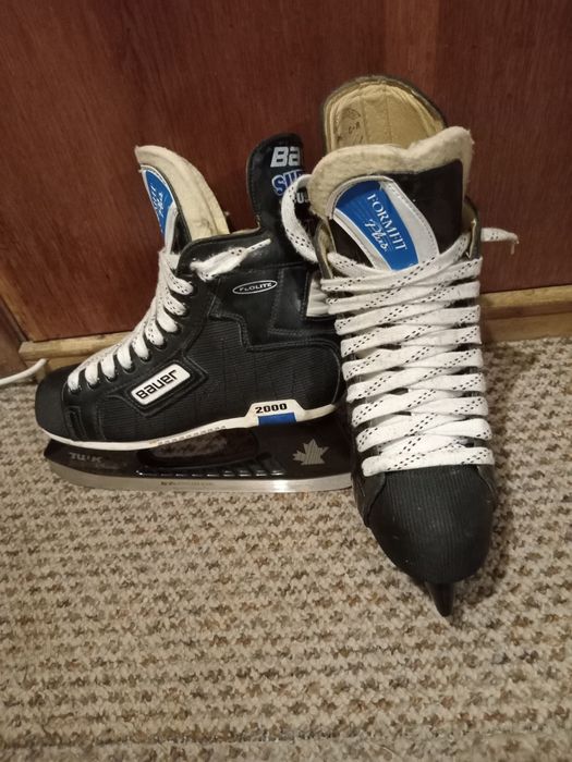 Ковзани  CCM фігурні і  хокейні.