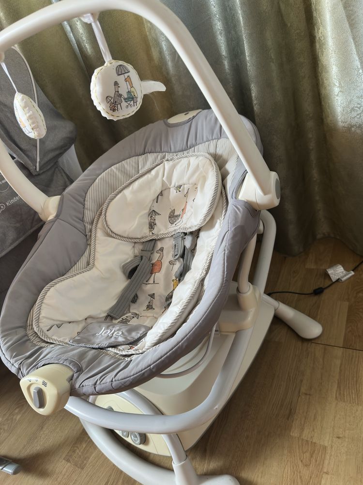Продам заколисуючий центр Joie Serina 2 in 1