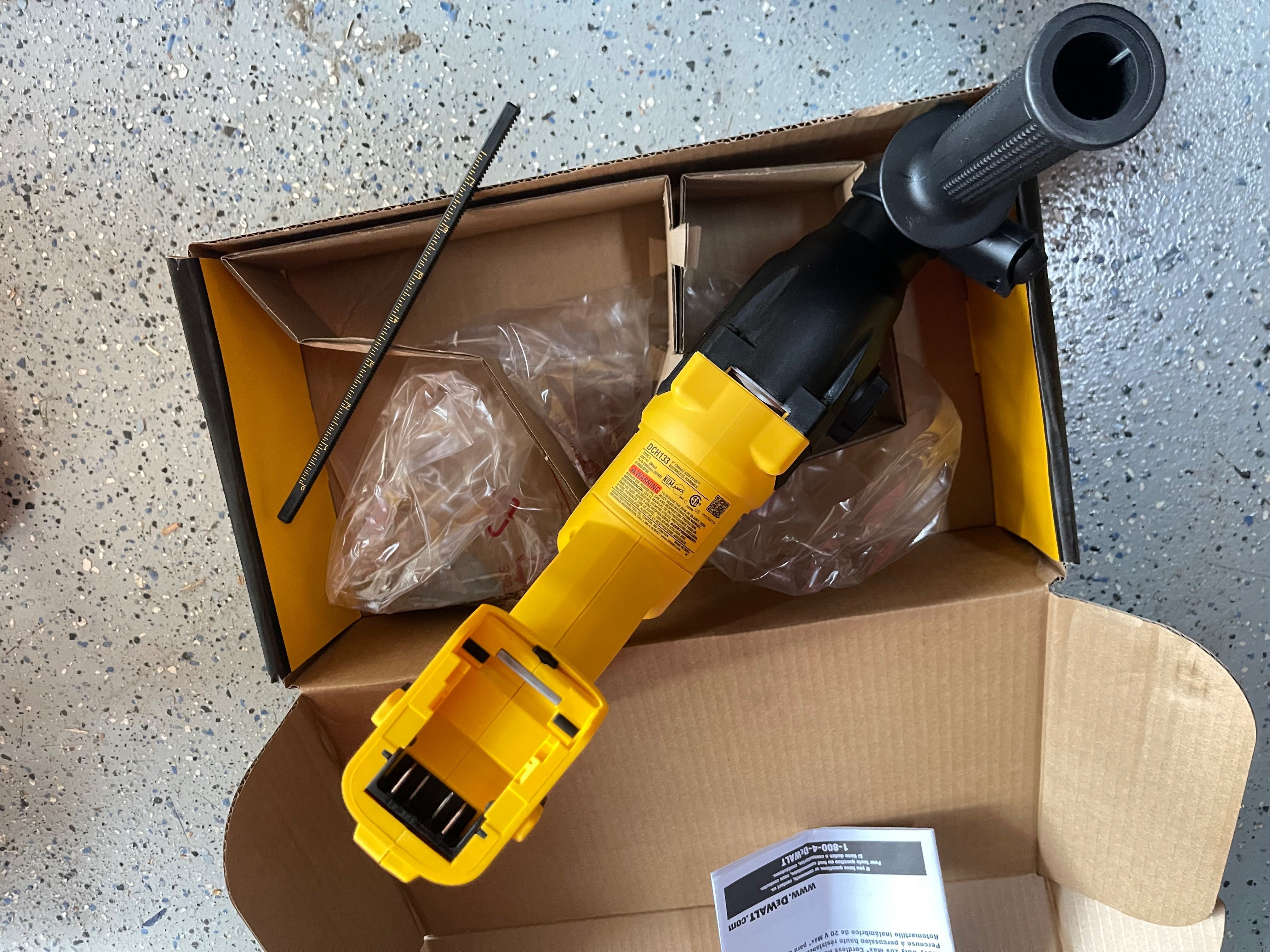 Dewalt      Torna