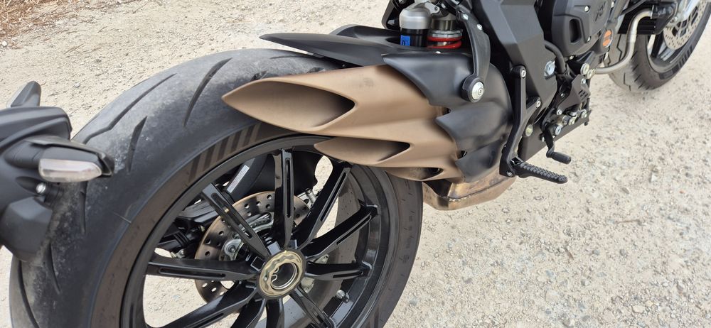 MV Agusta Dragster 800R de 2025