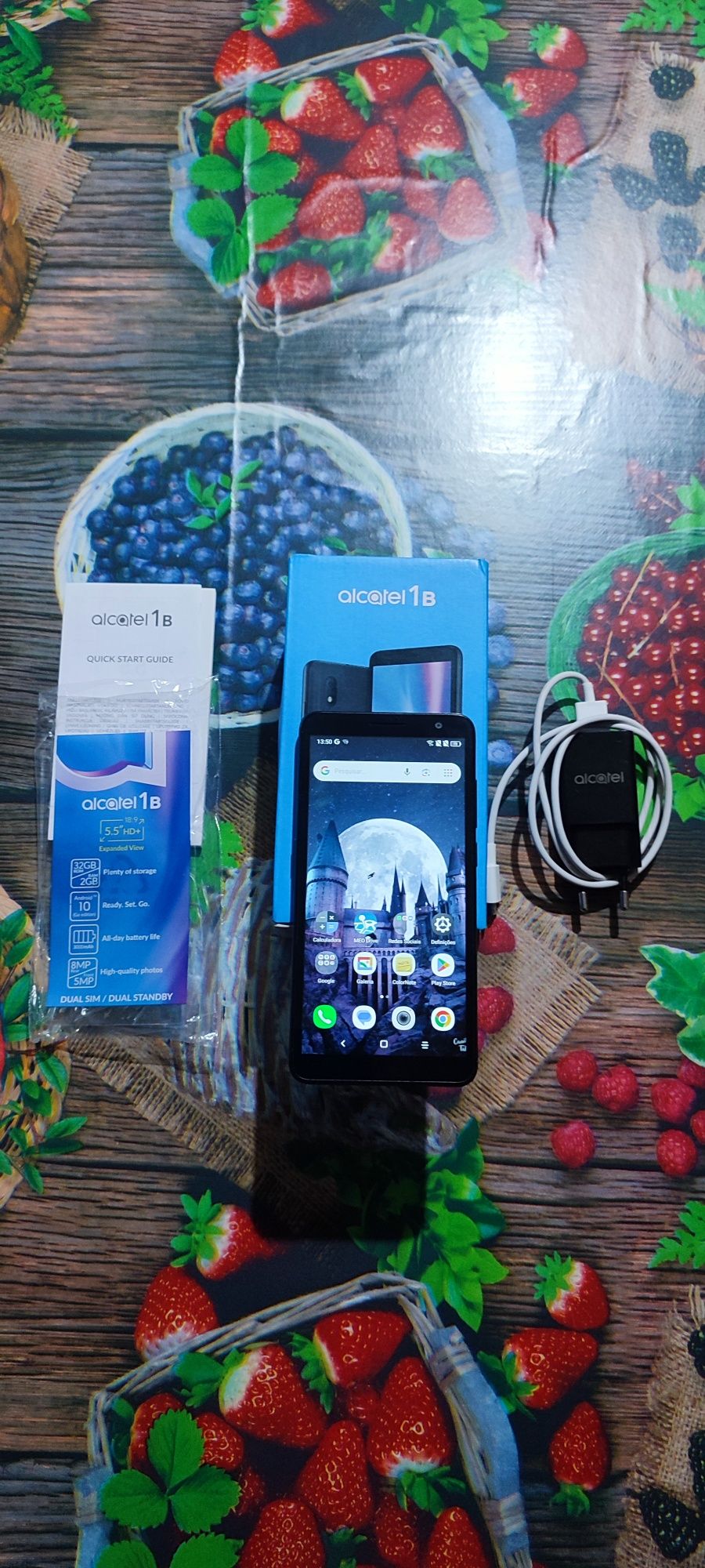 Telemóvel Alcatel 2gb Ram, suporta 2 cartões SIM, 5,5" ecrã, Quad core