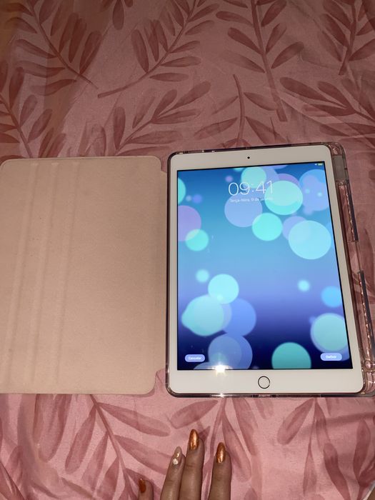 IPAD 10.2 wifi + telemovel Dourado