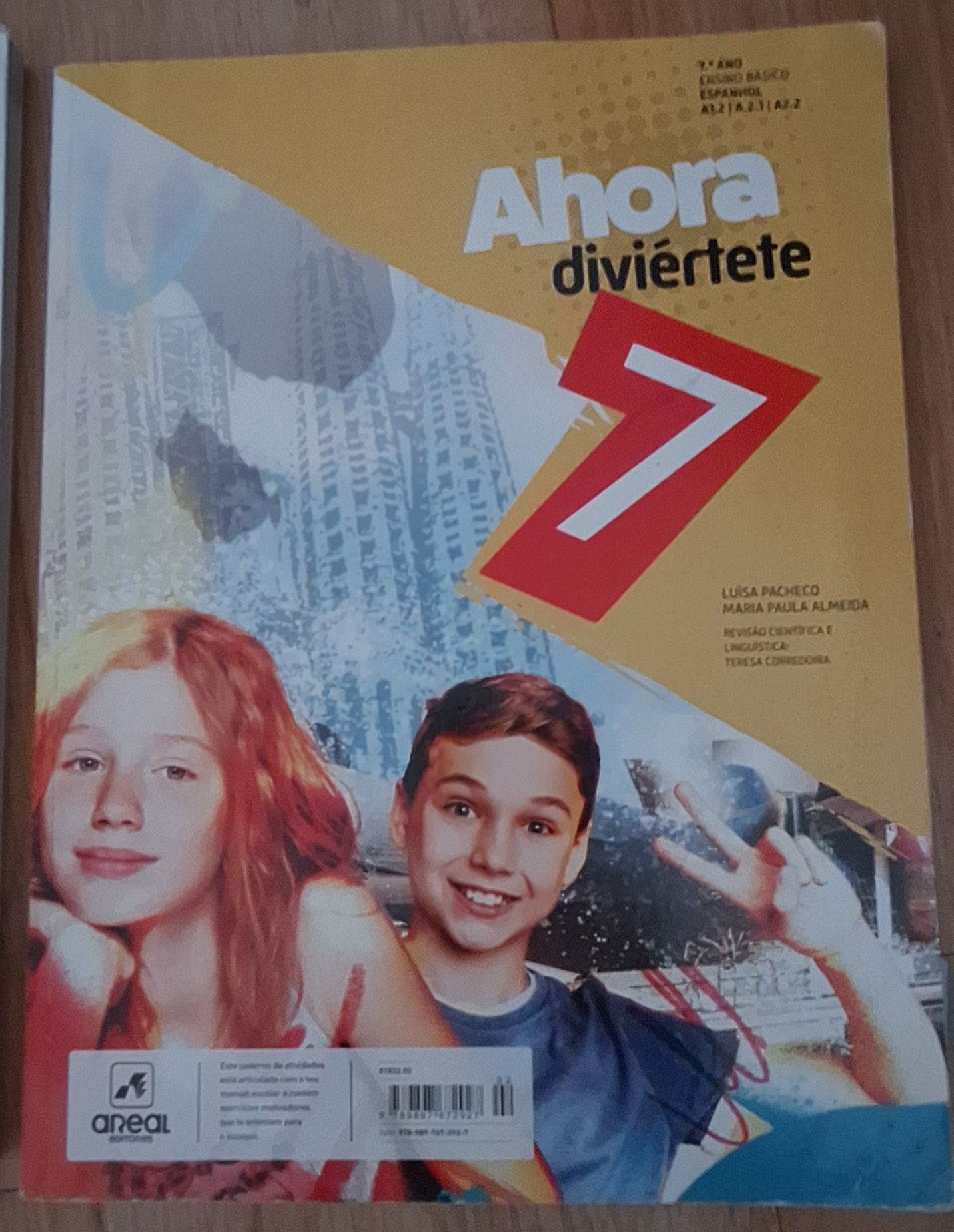 Manual e caderno de atividades Espanhol 7°ano7