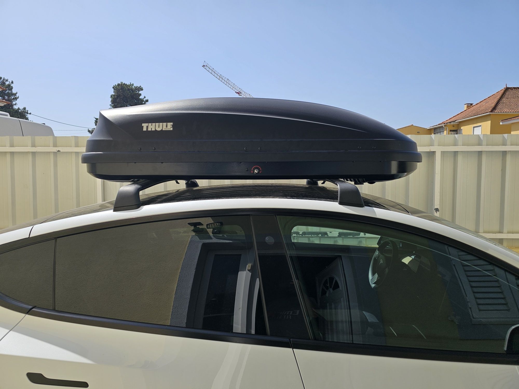 Mala tejadilho Thule 410l e barras para tesla model y ou model 3