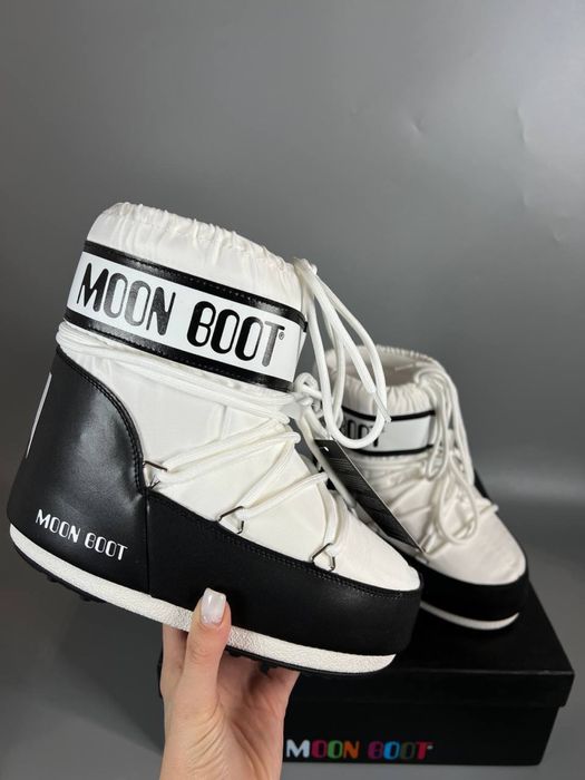 Зимові снігові чоботи жіночі мунбут Moon Boot білі унісекс