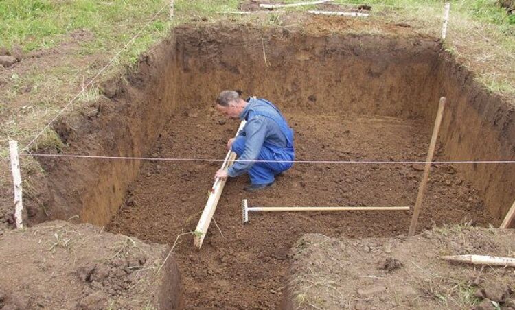 Ручна копка землі/Копка зливних ям/Риття траншей/