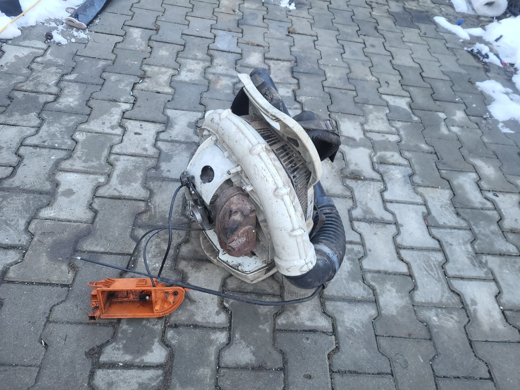 Dmuchawa plecakowa stihl br 600 uszkodzona