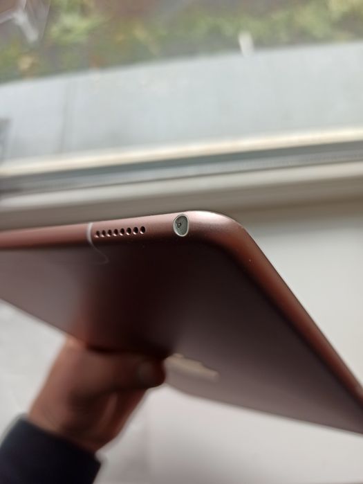 Планшет iPad Pro 10.5 256gb WiFi+LTE, в хорошому стані + чохол, скло