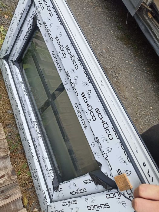 Okno pcv 82/48 antracyt łazienkowe