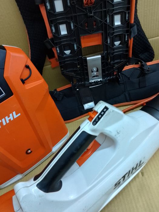 Stihl BGA 100 AR 3000 L Dmuchawa Akumulatorowa z Akumulatorem Plecakow