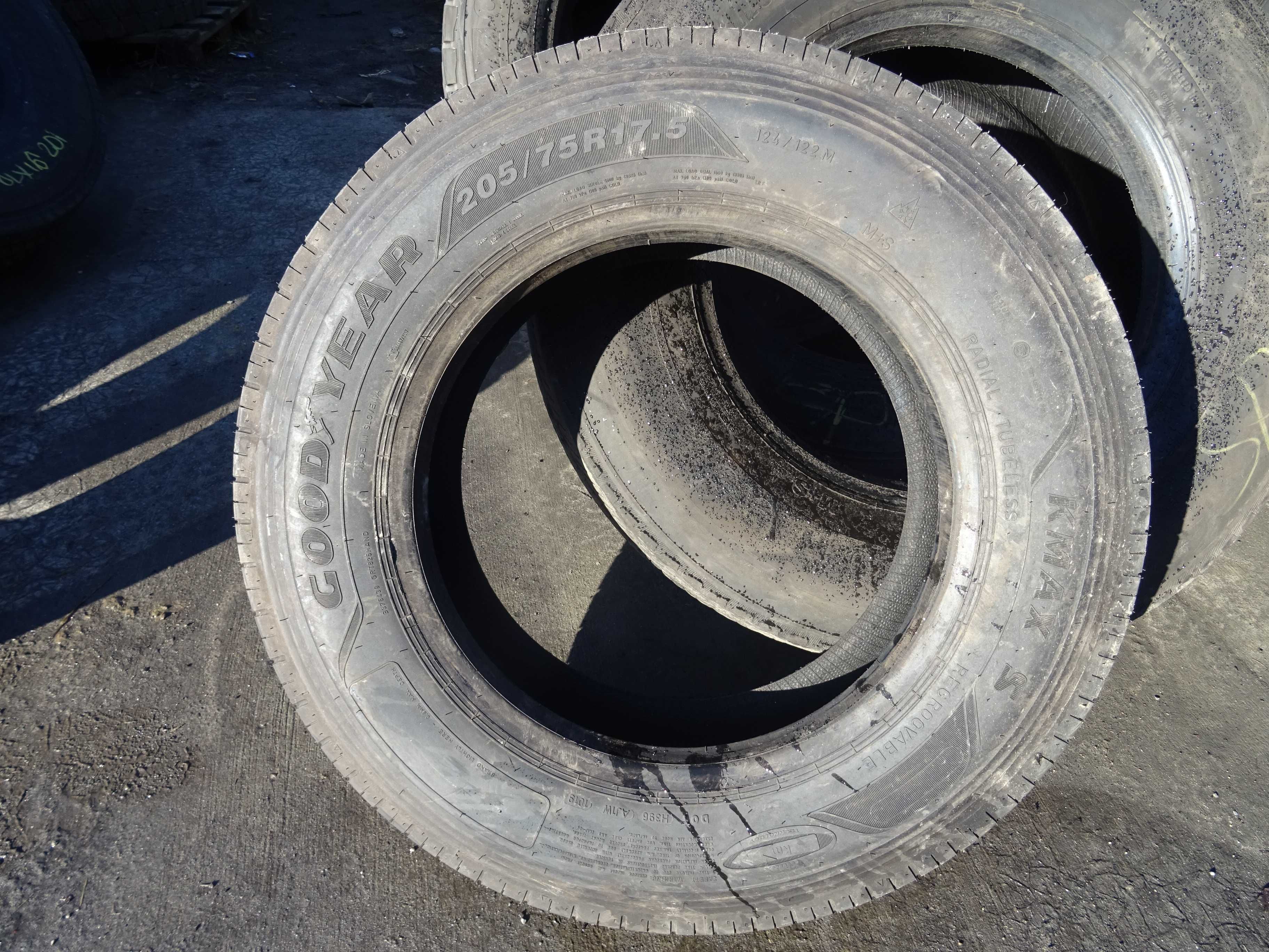 Opona 205/75R17.5 Goodyear KMAX S