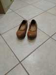 Sapatos de cor camel