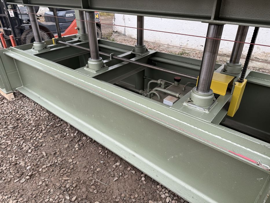 Prasa hydrauliczna półkowa JOOS 3000x1350 mm  , złote półki