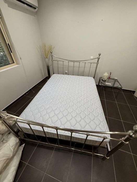 3 Camas de casal metálicas + colchões ortopédicos. Ver descrição.