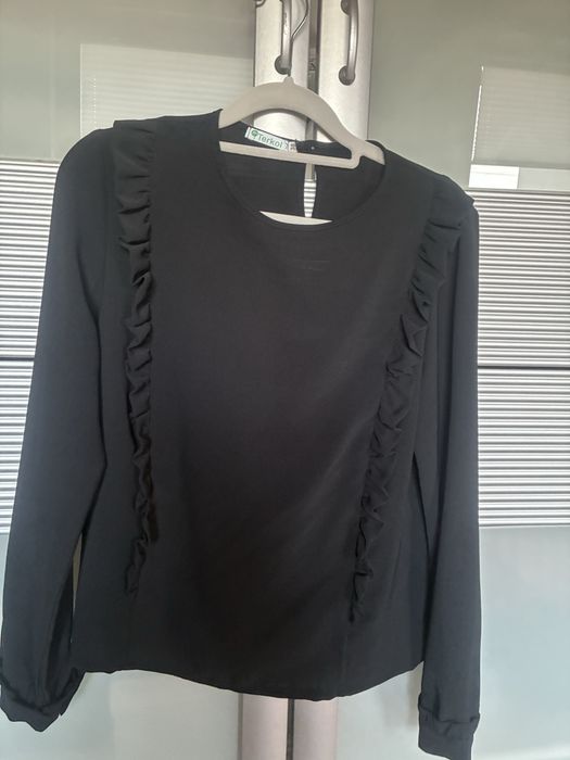 Elegancka czarna bluzka 36