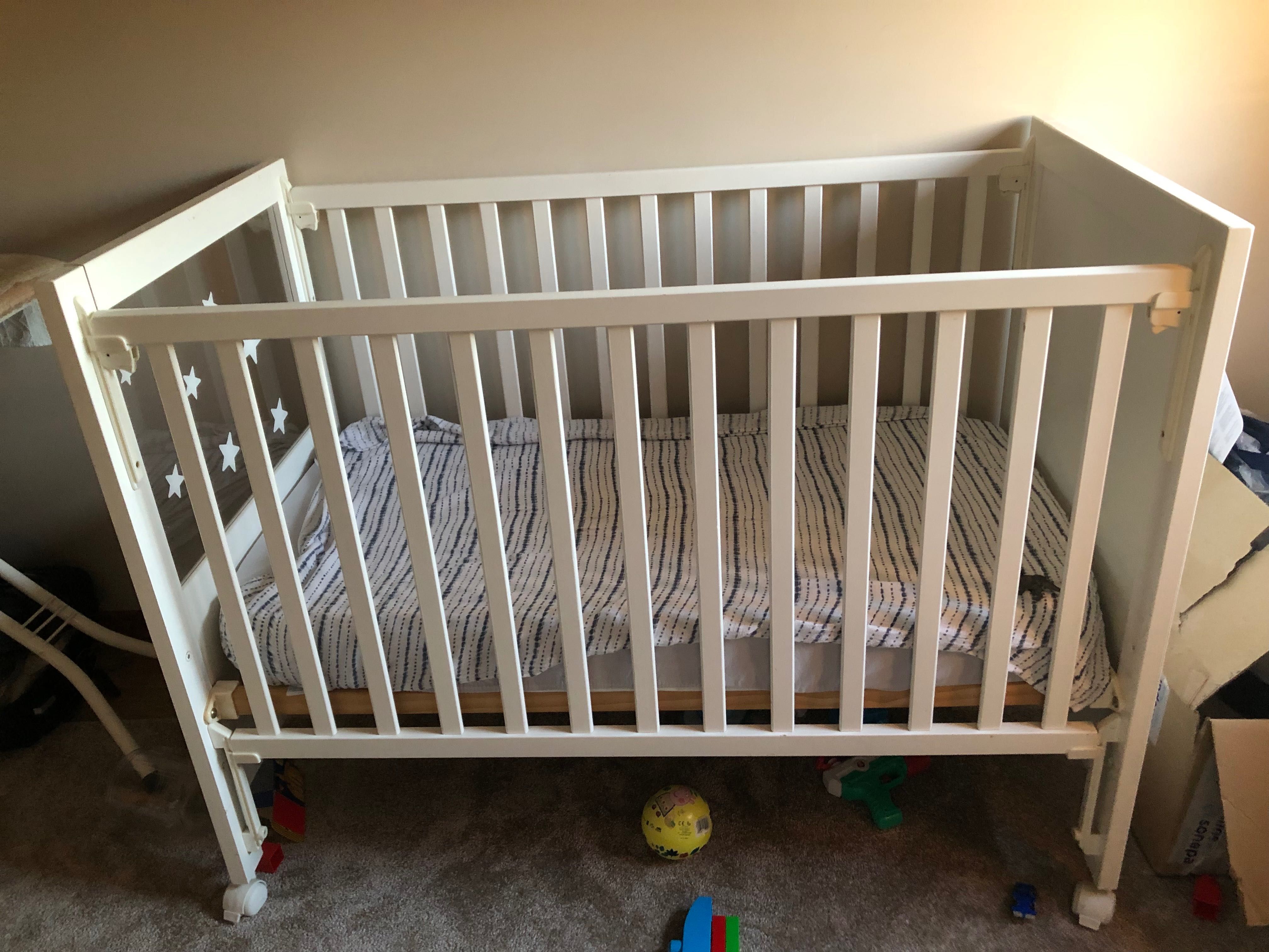 Cama de bebe em bom estado