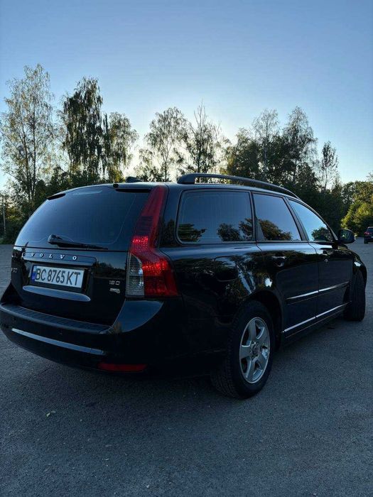 Продам Volvo v50 2009рік 1.6d 110 к.с.