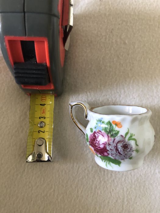 Miniaturas em louças
