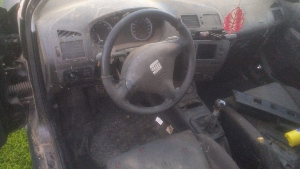 Para peças Seat ibiza 1.6SR 6K2 ano1999 entrego em mão e por transport