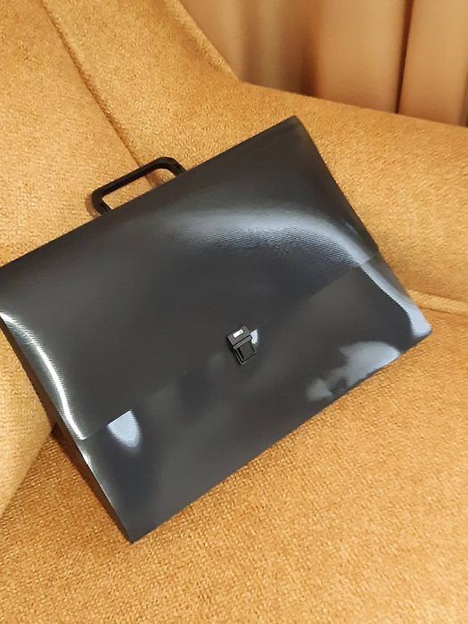 Портфель пластиковый А3