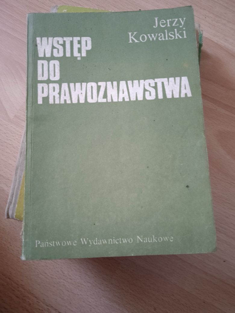 Stare książki z czasów PRL-u