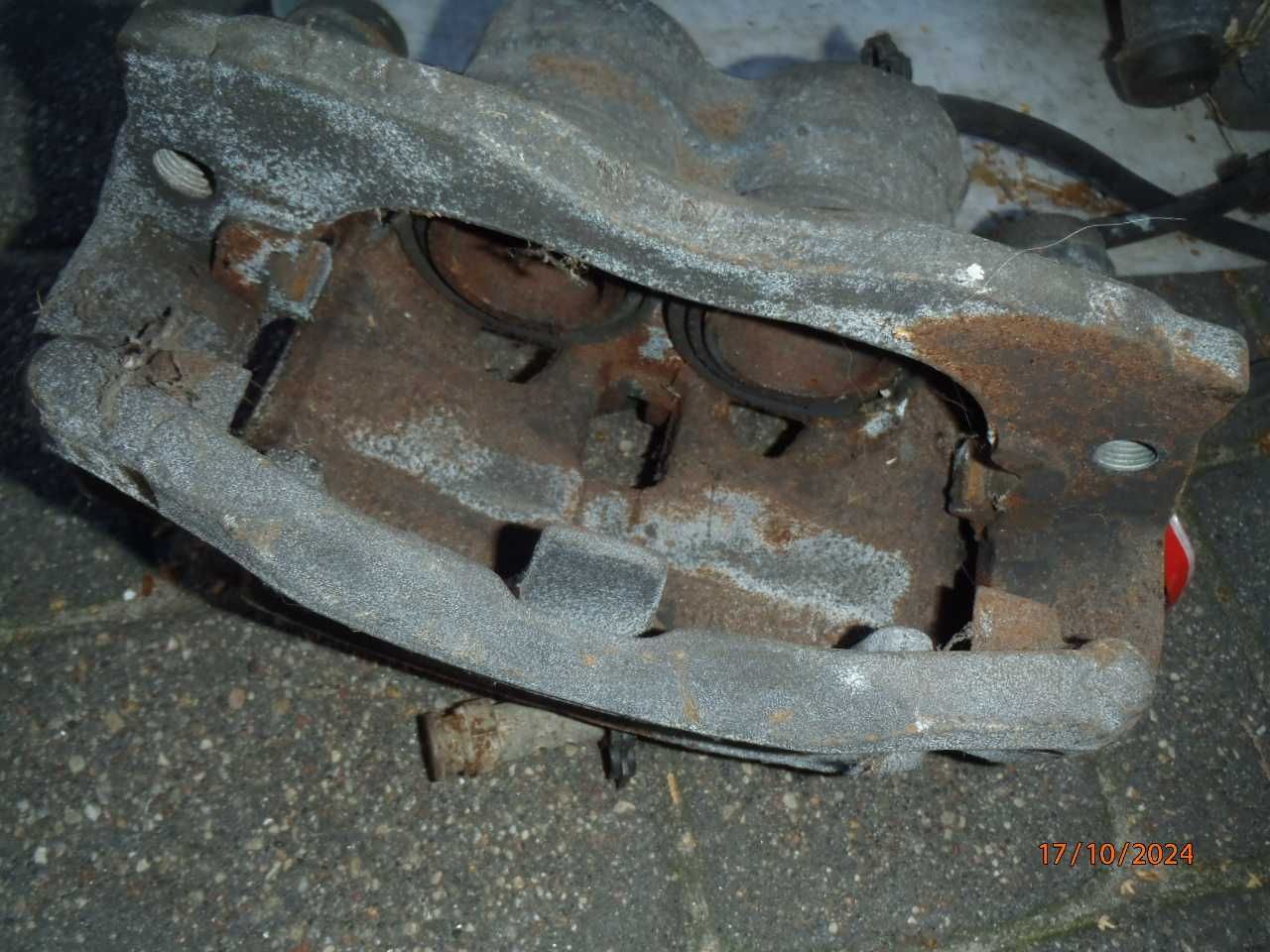 jarzmo prowadnica  tarcza klocki iveco daily 35c jak nowe oryginal