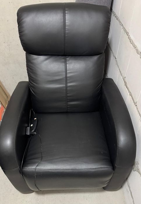 Fotel z masażem czarny