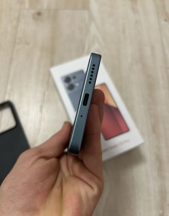 продам телефон Redmi note 13 pro
