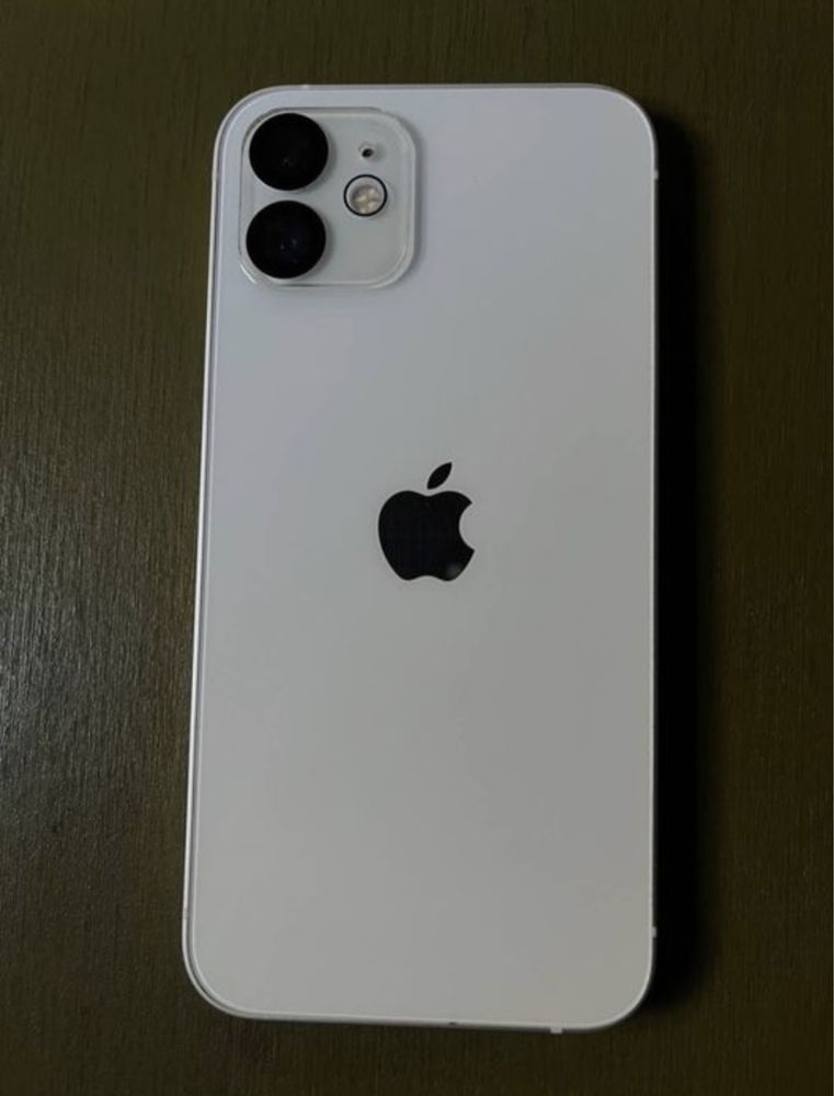 Продам iPhone 12