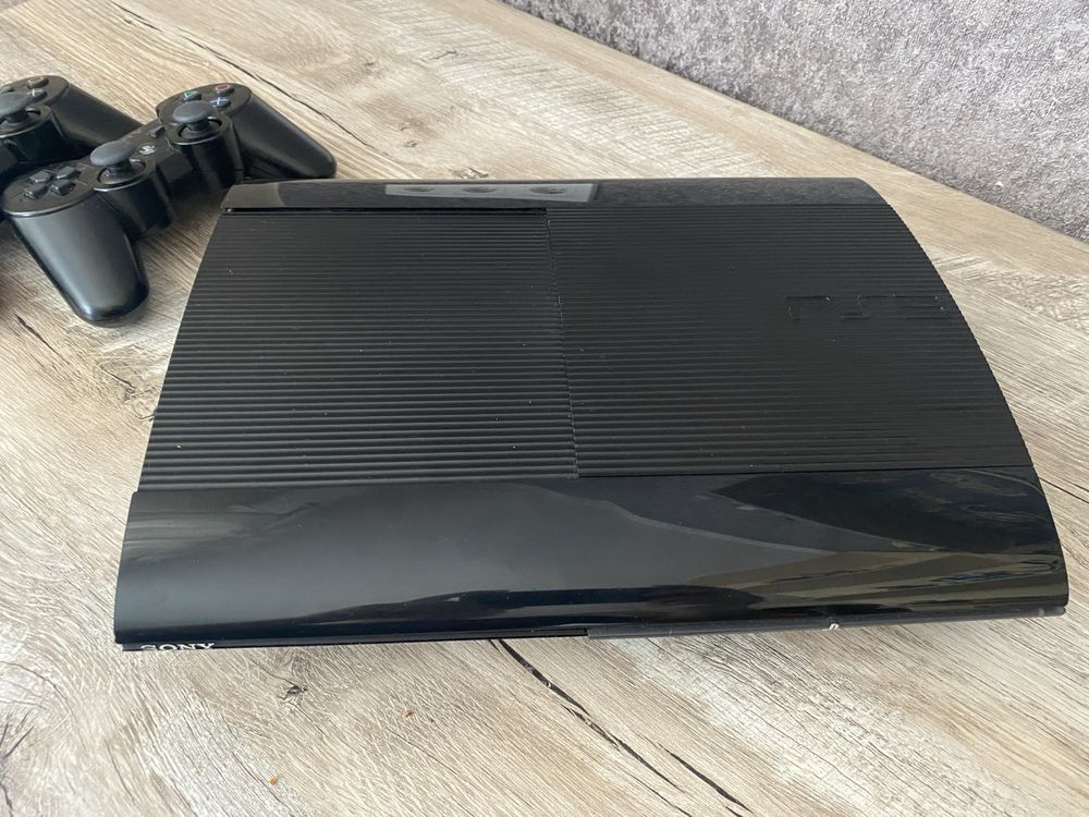 Ps 3 super slim 500 gb