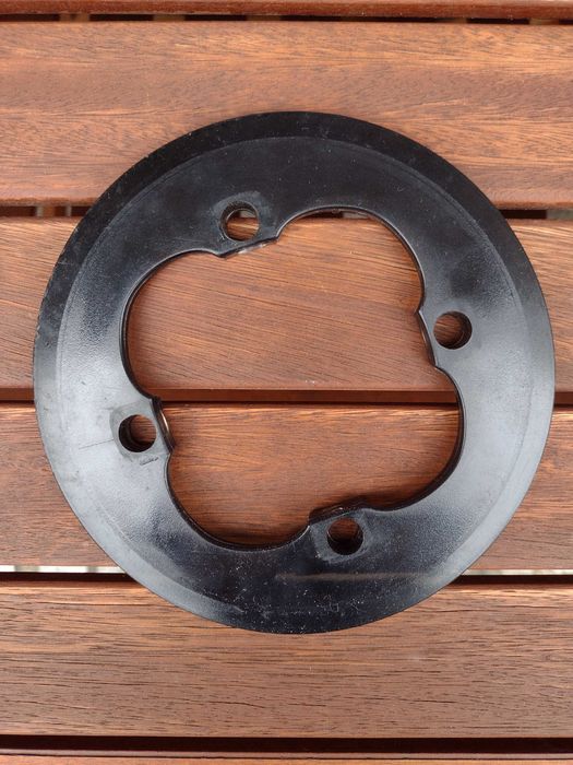 Truvativ rockguard osłona zębatki 4x104