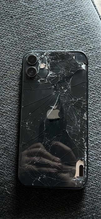 iphone 11 uszkodzony
