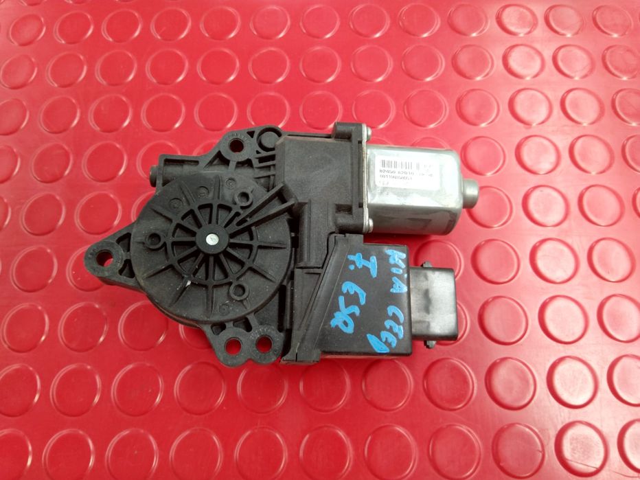 Motor Elevador Frente Esq - 82450-A2010 / 82450A2010 - KIA CEE'D (JD)