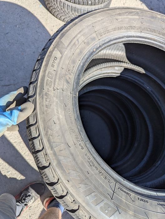 235/60R18 Bridgestone Blizzak Lm80 Evo