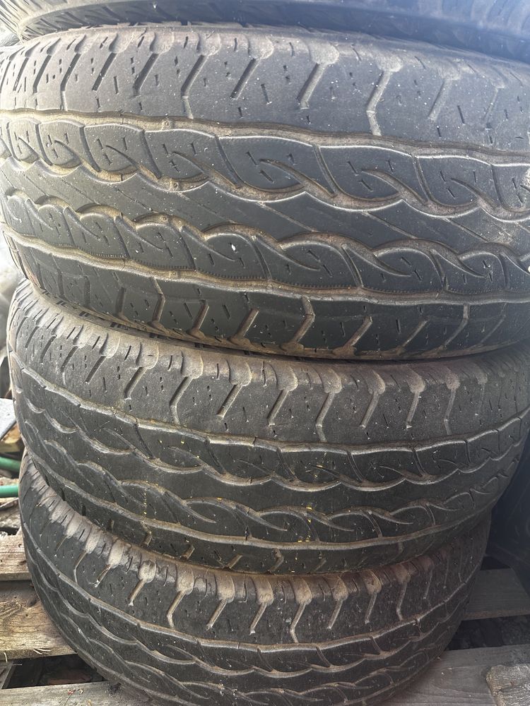 Резина 265/65 R17 Kumho Roadventure SAT 265 65 17