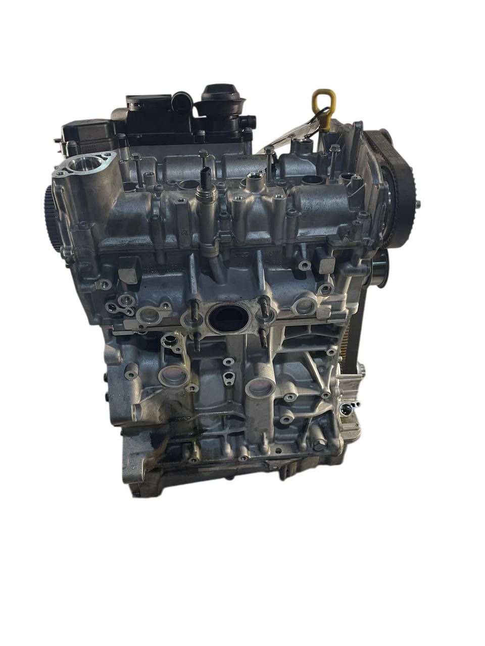 Двигатель двигун двс 1.5 VW Golf VII Audi A3 Skoda Octavia A7 DHFA
