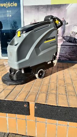 Szorowarka kompaktowa głowica dyskowa B 40 W B 40 C Bp Classic Karcher